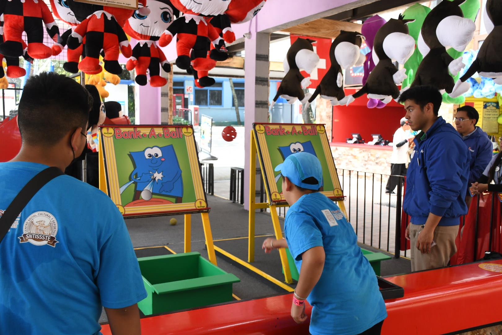 Curso de Verano 2026, Visita a Six Flags México